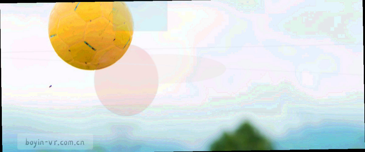 季度刻度时间轴示意，每个节点为切角方块，标注版本号与变更类型